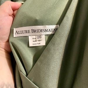 Allure Bridesmaid Dress - Size 26